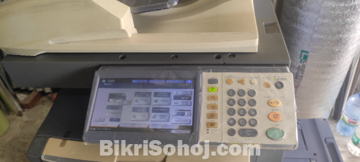 Toshiba color photocopy machine