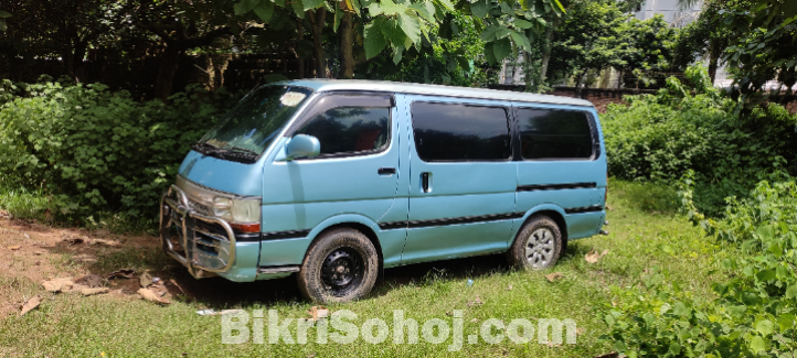 Toyota Hiace 2004 Model