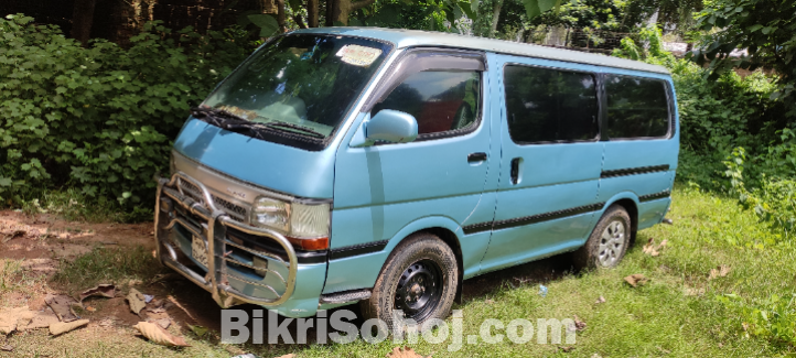 Toyota Hiace 2004 Model