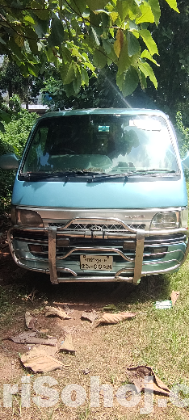 Toyota Hiace 2004 Model