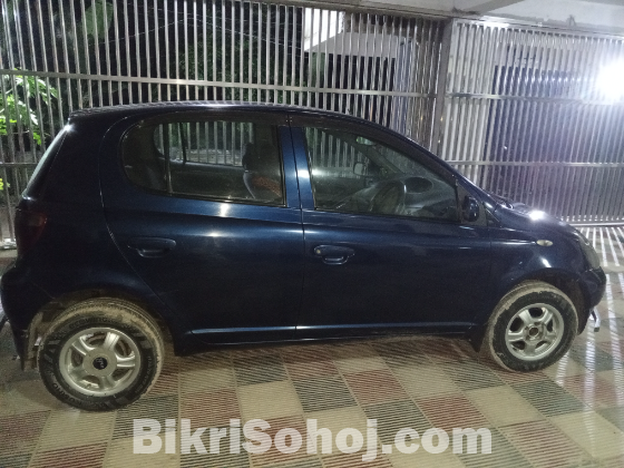 Toyota Vitz  1000 Cc