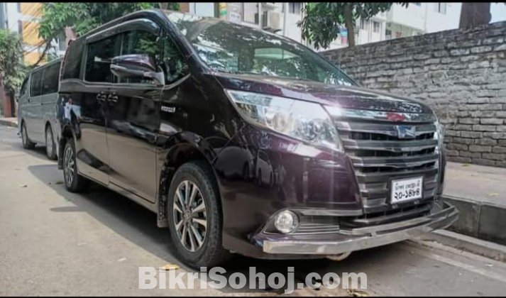 ToyotaNoah hybrid 2016 G package