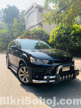 Mitsubishi Outlander Roadest Edition