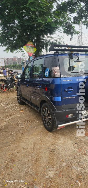 Mahindra novosport jeep